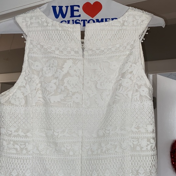 White dress - Picture 3 of 4